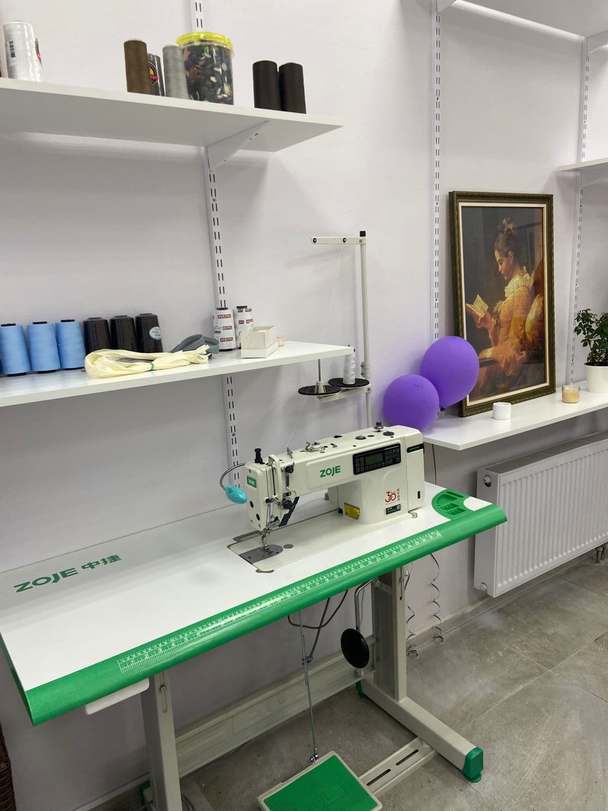 Общее рабочее пространство с  швейными станциями